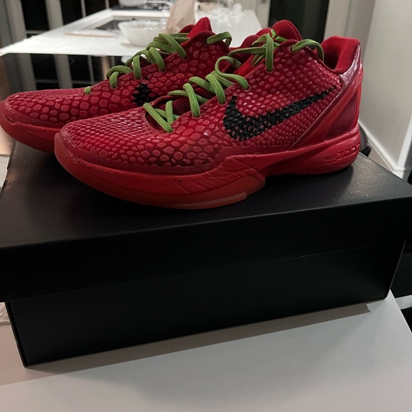 Kobe 6 Reverse Grinch (Size 8, good condition) - Picture 5 of 5